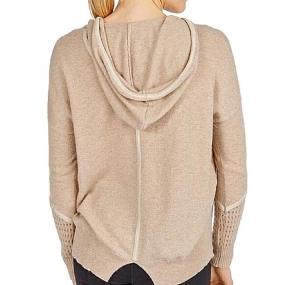 One Grey Day 100% Cashmere Hooded Sweater - Picture 2 of 10